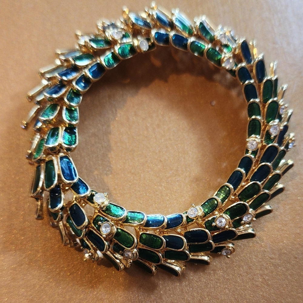 KJL Elegant Gold and Green Bracelet